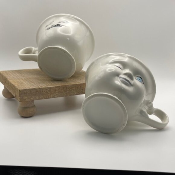 Bailey's Irish Cream Winky Face Tea Cup Designed by Helen Hunt Lot of 2 - Picture 9 of 11